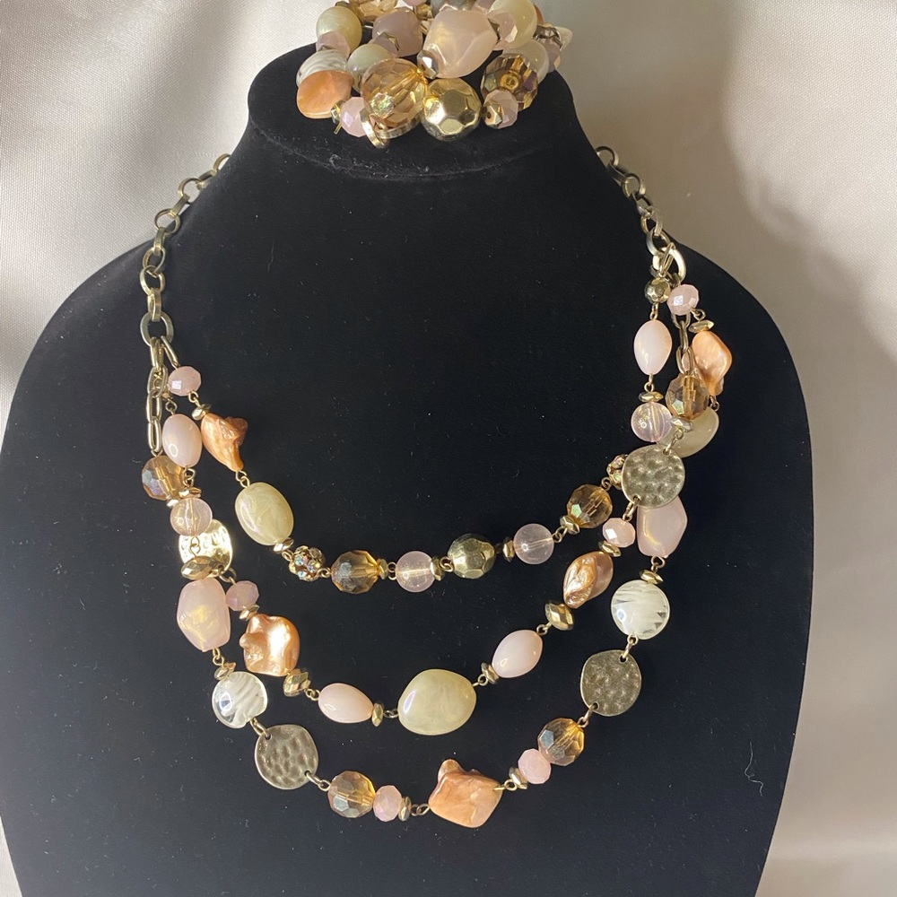 3 rows of pink and gold neckless with bracelet $25